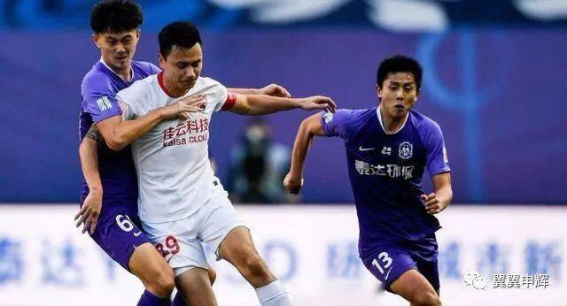  曼联友谊赛大胜低级别队，年轻小将表现亮眼