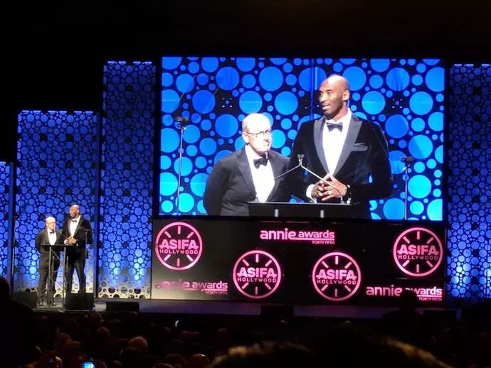  汉堡俱乐部成立电竞分部，跨界合作吸引年轻粉丝  