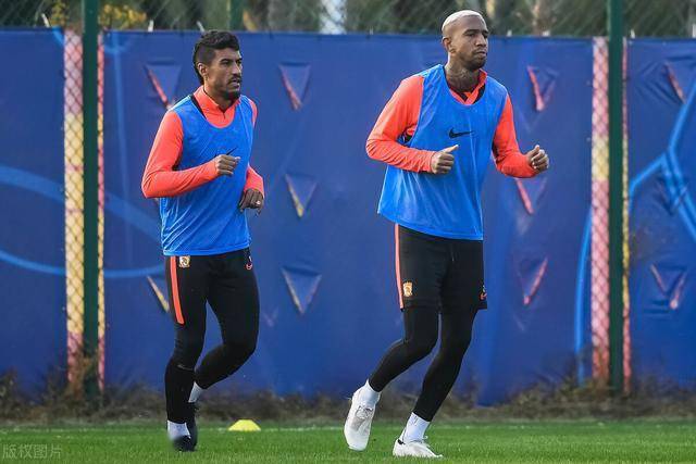  里昂队长伤愈复出，归队训练备战关键战役提振士气